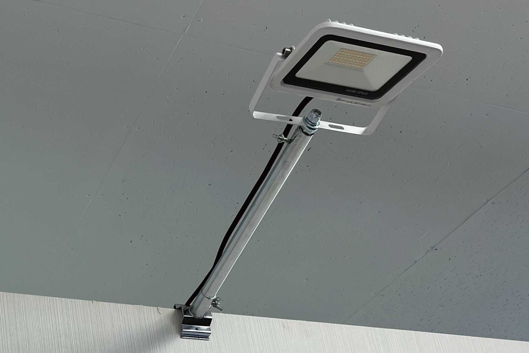 アームスポット LED30w